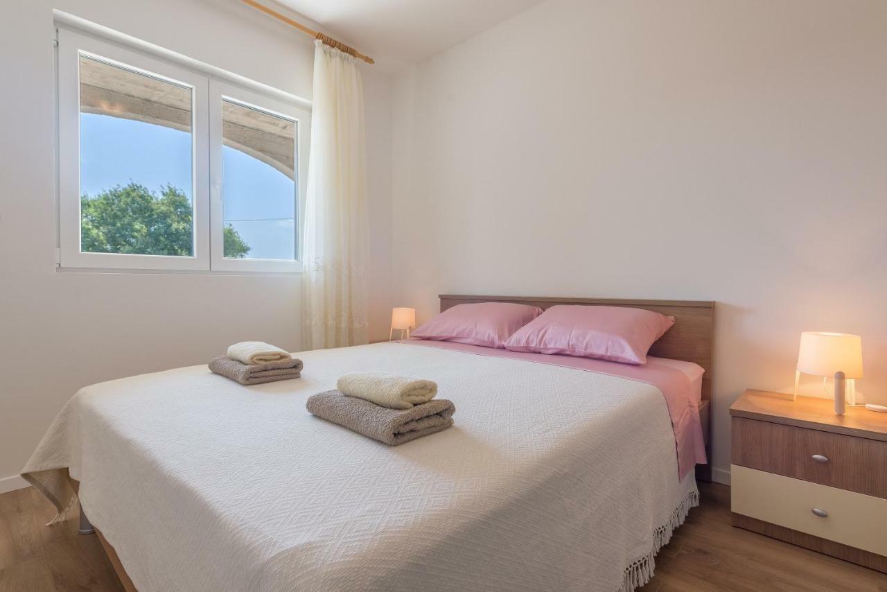 Apartmani Dupor Gornji Karin Exterior photo