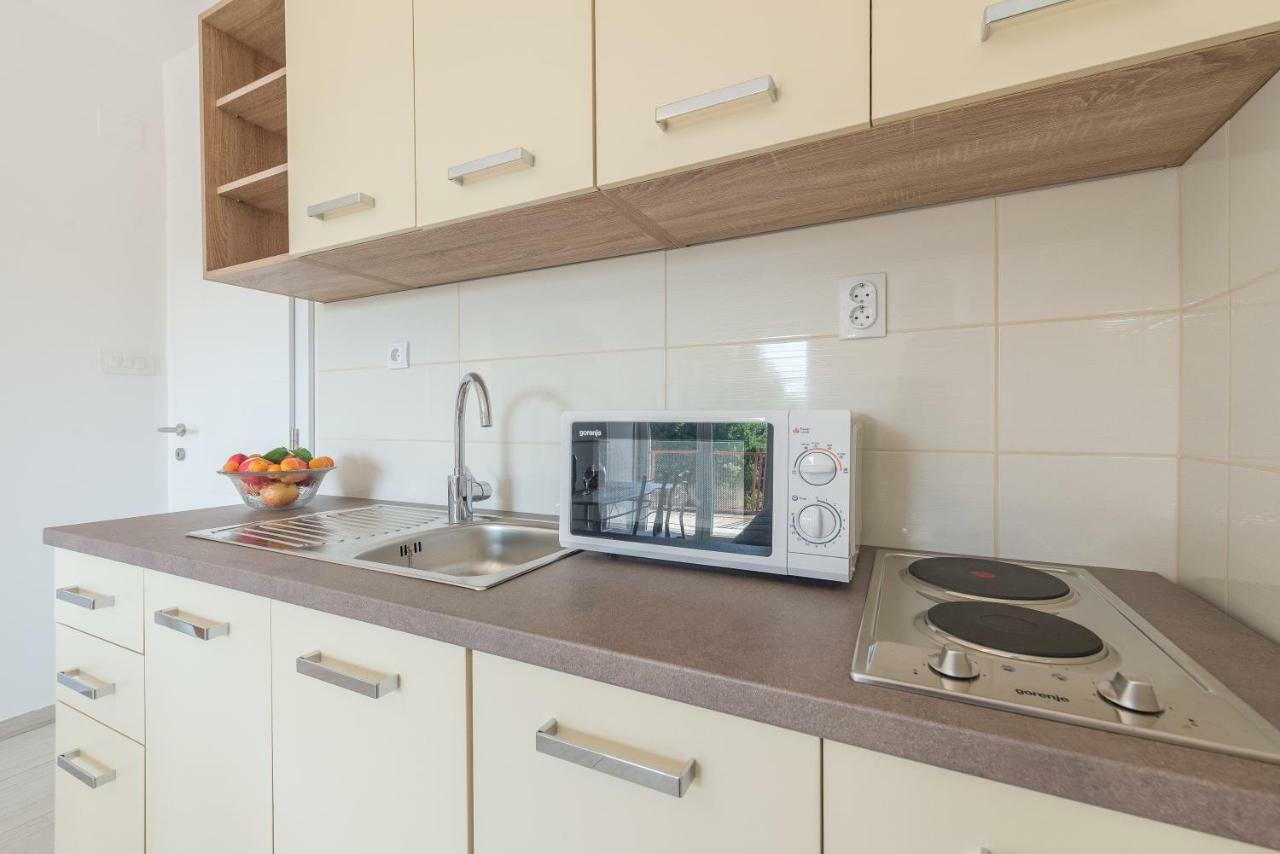 Apartmani Dupor Gornji Karin Exterior photo