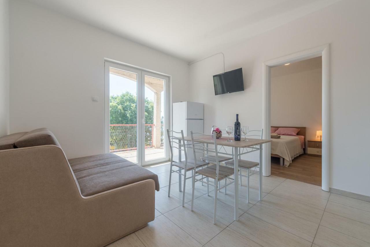 Apartmani Dupor Gornji Karin Exterior photo