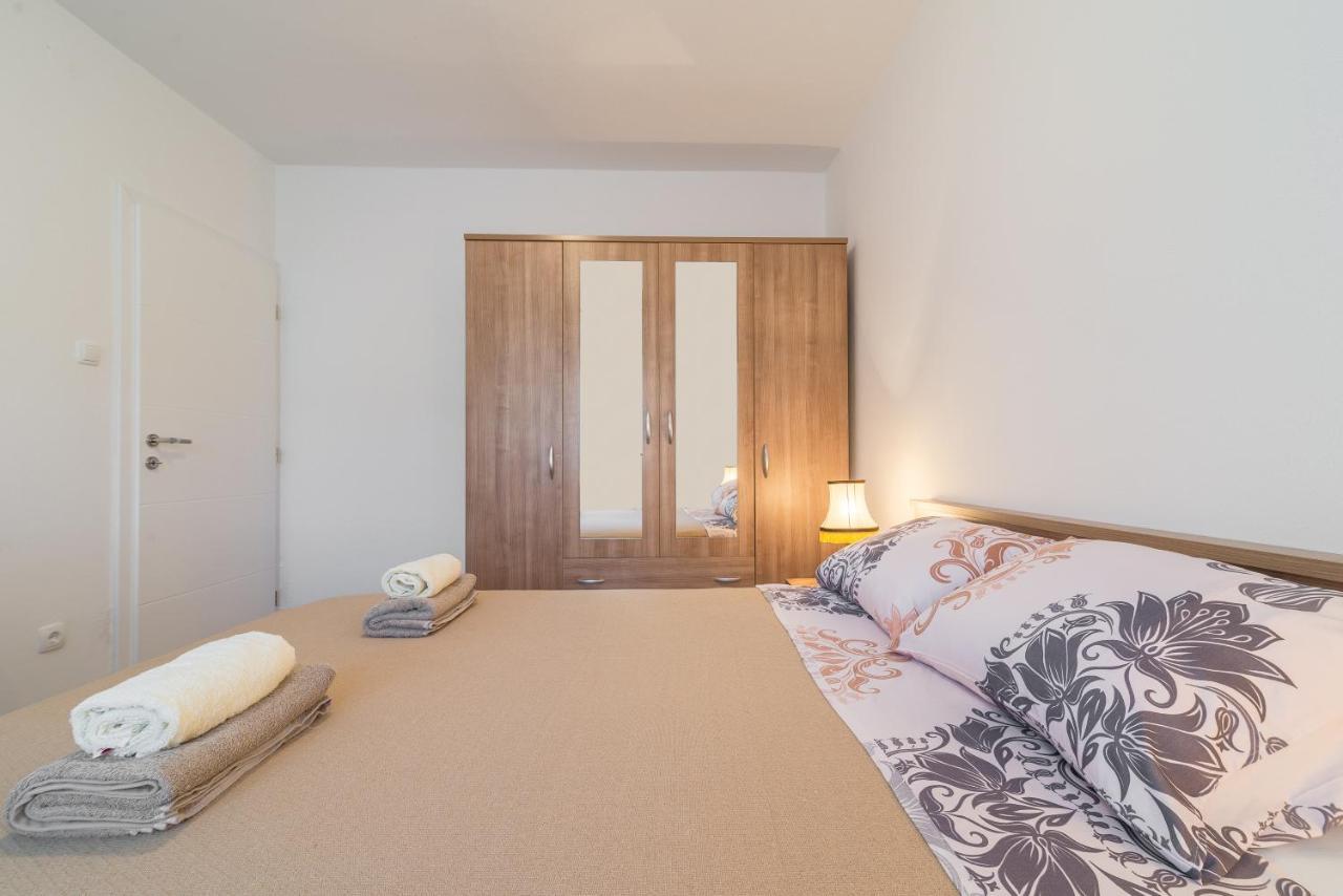 Apartmani Dupor Gornji Karin Exterior photo